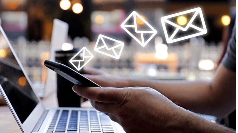 Bạn hoàn toàn có thể kết hợp iTVC với Email Marketing