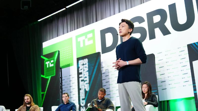 Founder (người sáng lập) sẽ trình bày ý tưởng kinh doanh (Business Idea)
