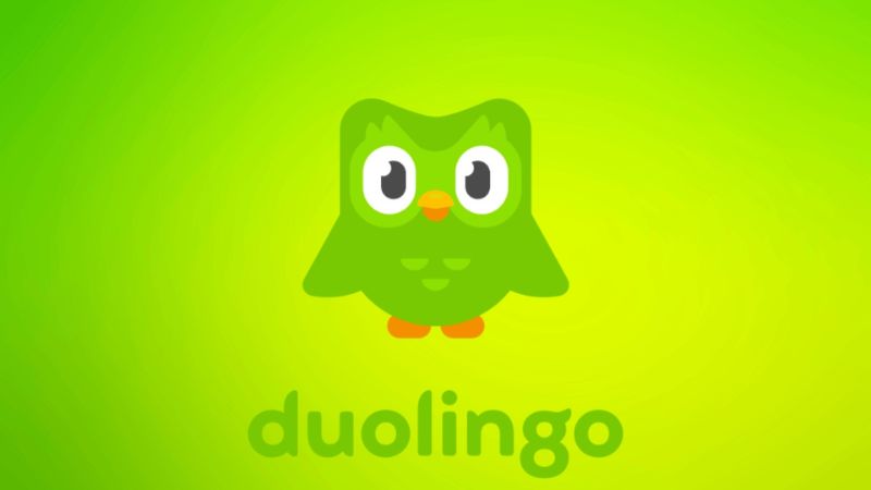 Chú cú xanh lá của ứng dụng học ngoại ngữ Duolingo liên tưởng đến sự thông thái và kiên trì