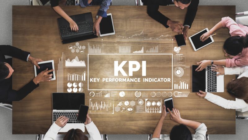 Hình ảnh minh họa phân tích chiến lược và cam kết KPIs