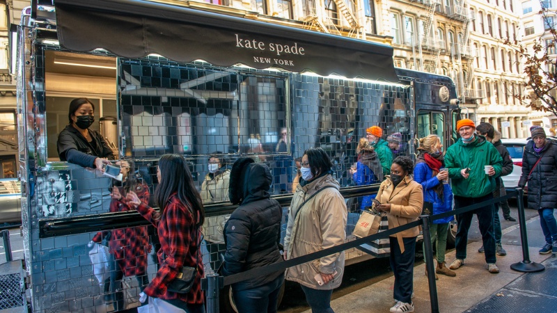 Chiến dịch Christmas Disco Truck của Kate Spade