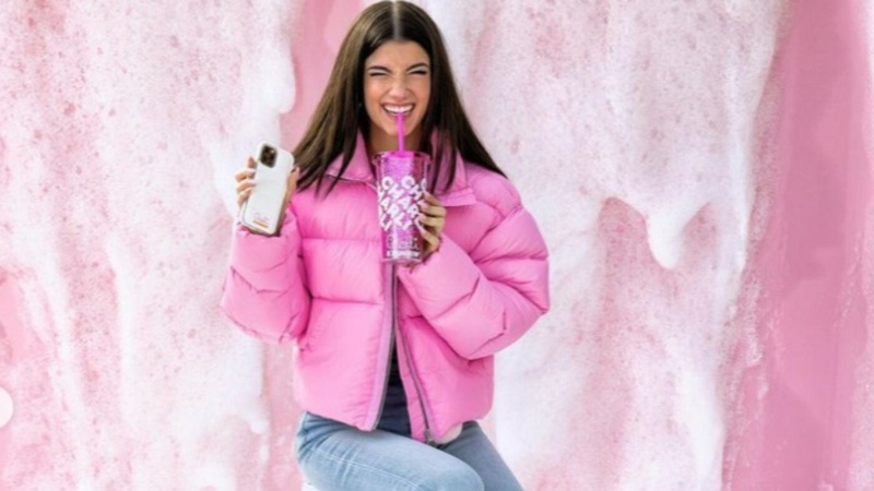 Dunkin' ra mắt một thức uống mang tên "The Charli"